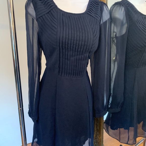 Amber Dress - Picture 1 of 8